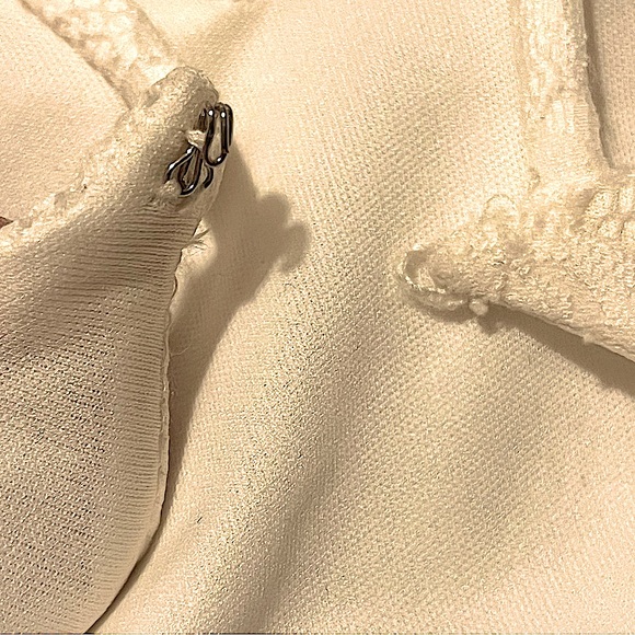 🌹NEW🌹White Lace Overlay Keyhole Back Elegant Feminine Size 12 Wedding Dress - Picture 11 of 13